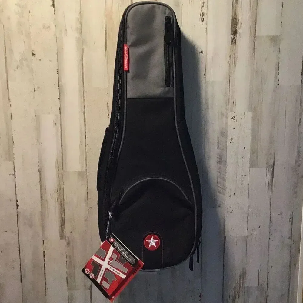 Road runner Avenue, serious soprano, ukulele, backpack, carrying case